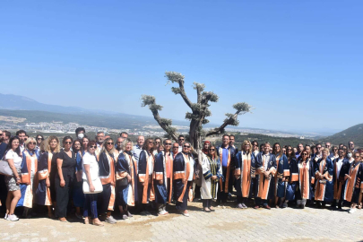 İzmir Demokrasi Üniversitesi’nden “Demokrasi Yürüyüşü”