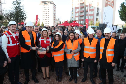 Kocaeli İzmit'te Çınar Çocuk Evi'ne 4. temel