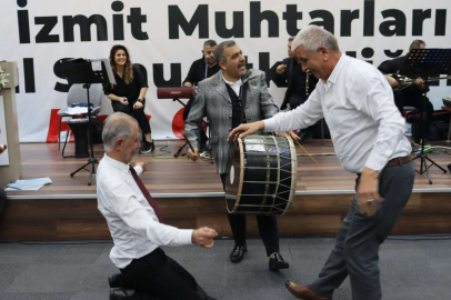 İzmit'te muhtarlar yılı eğlenerek uğurladı