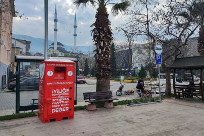 Kızılay'dan Gölcük'e 'kıyafet dönüşüm' kutuları