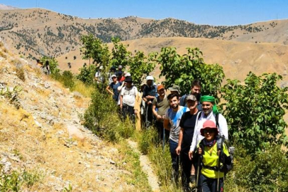 Doğaseverlerden Sason yaylasına yürüyüş