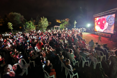 Gölcük'te açık hava sineması ilgisi