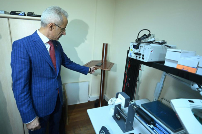 Bakan Uraloğlu'ndan Cep Telefonu Test Merkezi'ne inceleme