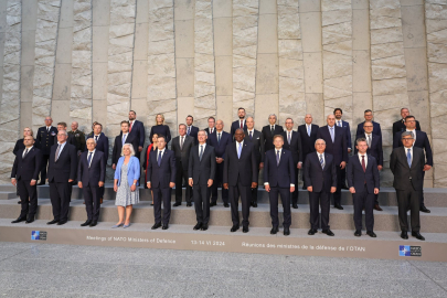 NATO'da geleneksel aile fotoğrafı