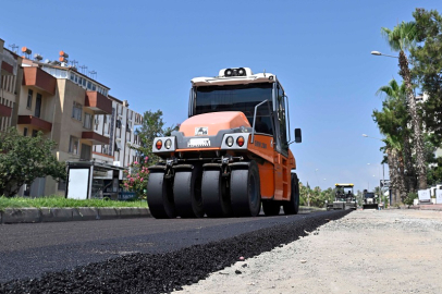 Muratpaşa'da Lara Caddesi yenilendi