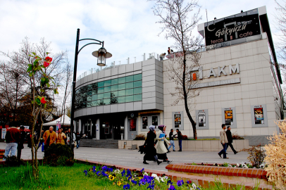 Sakarya'nın hafızası AKM eski günlerine dönüyor