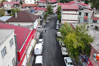 Kahramanmaraş Büyükşehir Andırın’da asfalt atağına devam ediyor