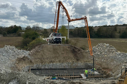 Tatarahmet köprüsünde temel betonu döküldü