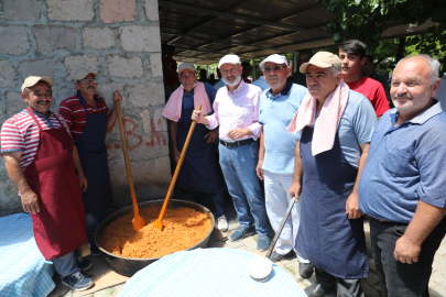 Başkan Çolakbayrakdar’a, pilav şenliğinde vatandaşlardan yoğun ilgi