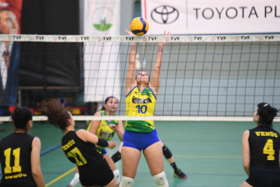 Bursa Osmangazi'de Türkiye Veteran Voleybol Turnuvası başladı