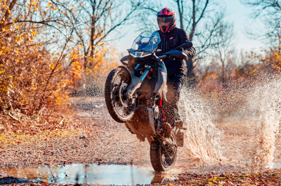 Macera motosiklet tutkunları Kemer'de yarışacak