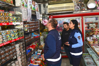 İzmir Karabağlar’da yeni yıl öncesi denetimler yoğunlaştı