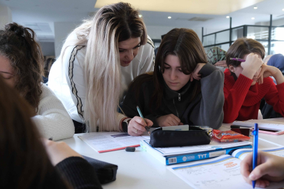 Akademi Lise öğrencileri TYT için kampa girdi