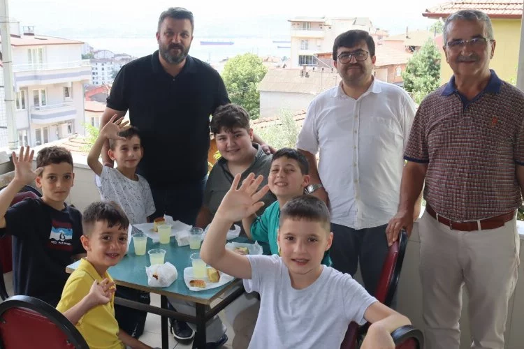 İzmit Belediyesi Kur’an Kurslarına başlayan çocukları yalnız bırakmadı