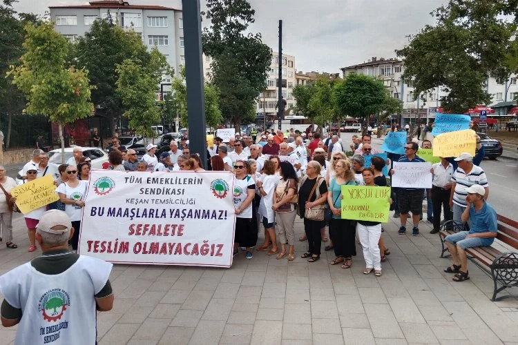Keşan'da emeklilerden maaş protestosu